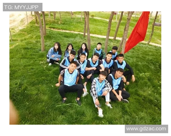 女足球明星高清海报展现运动魅力与青春风采的视觉盛宴